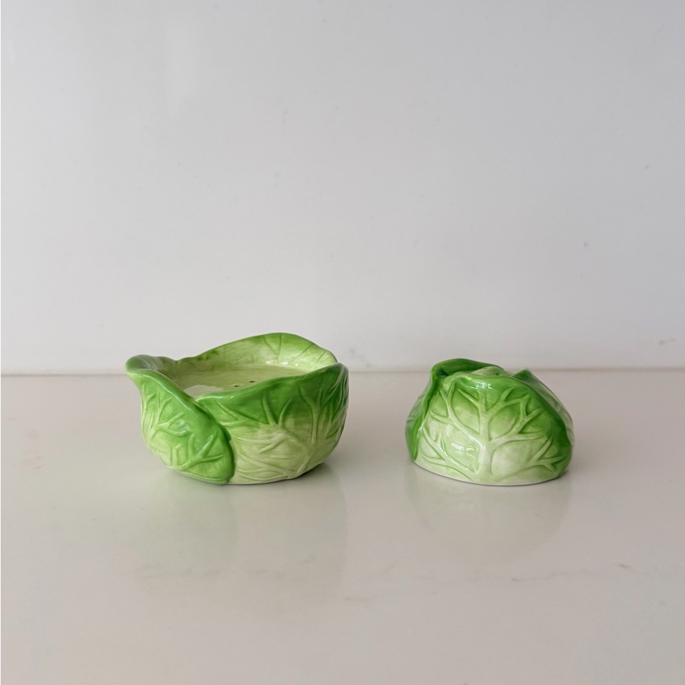 Vintage Green Ceramic Cabbage Dual Salt & Pepper Shaker - Picture 3 of 4